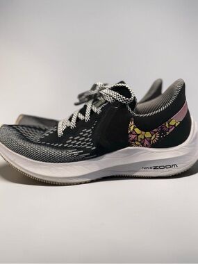 Nike Zoom Winflo 6 SE Black Floral Running Shoes - Women’s Size 7